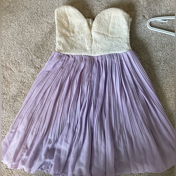 Lace Mini Dress - Picture 2 of 4